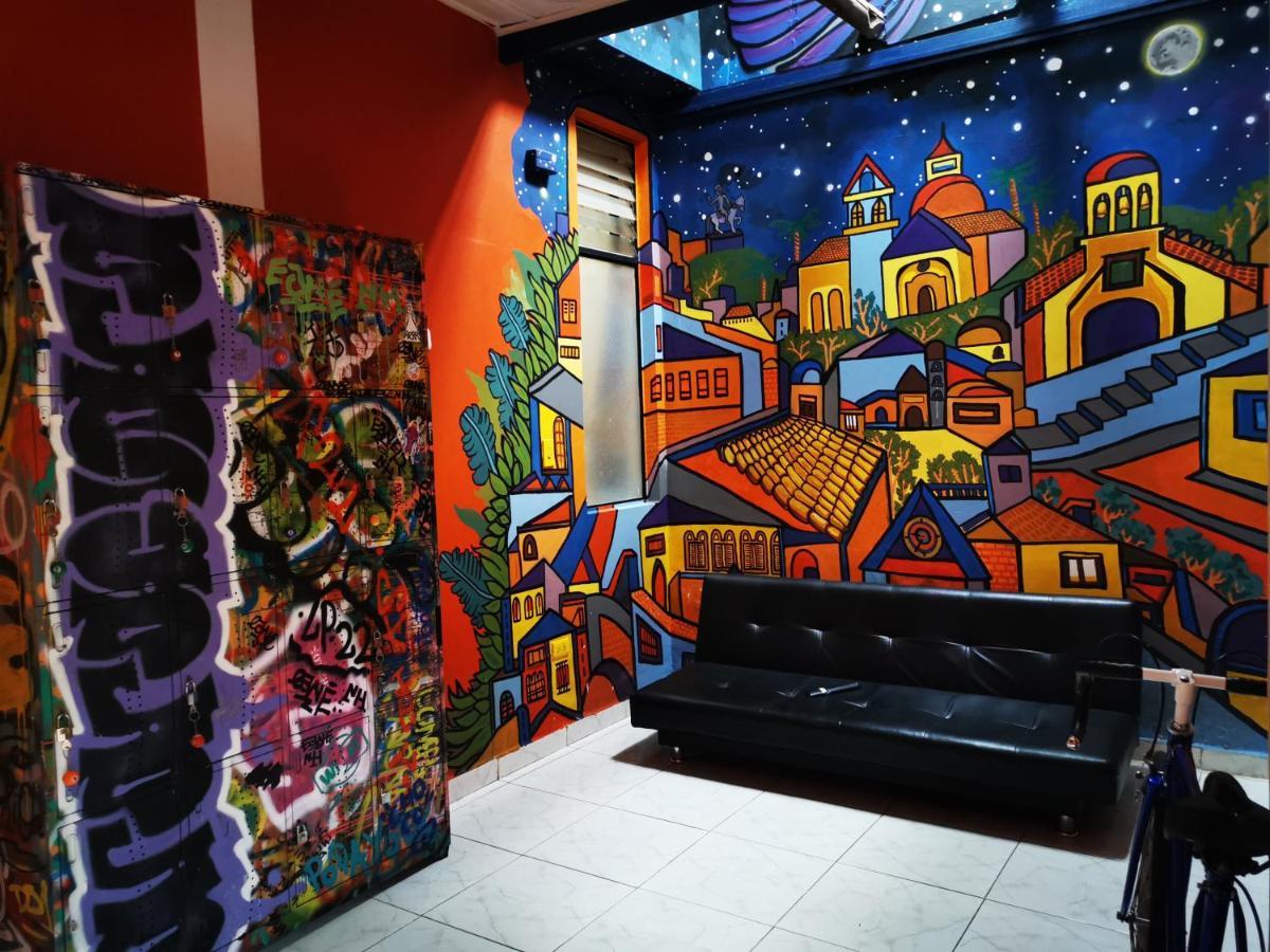 Lienzo Hostel And Mural Art Museum Popayan Luaran gambar